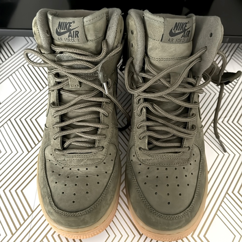 Womens size 7 Nike Air Force 1 High
Medium Olive Dark Gum